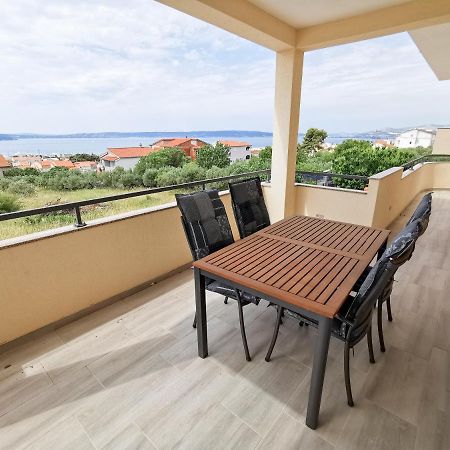 A4 Apartmani Kevic Kaštela Екстериор снимка