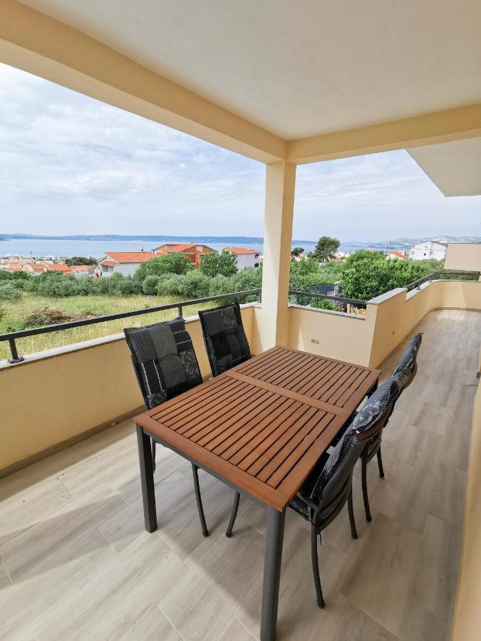 A4 Apartmani Kevic Kaštela Екстериор снимка