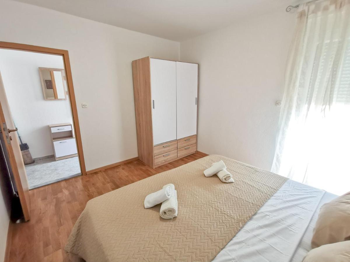 A4 Apartmani Kevic Kaštela Екстериор снимка