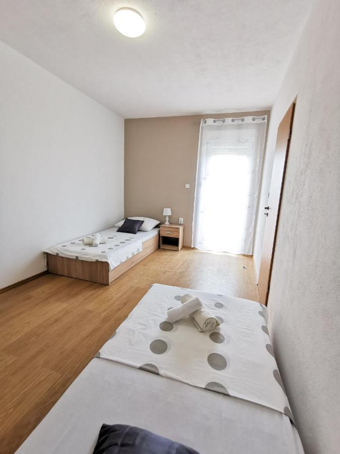 A4 Apartmani Kevic Kaštela Екстериор снимка